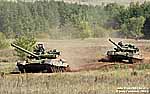 Танки Т-72 на марше в Точком на учениях, 2008 год