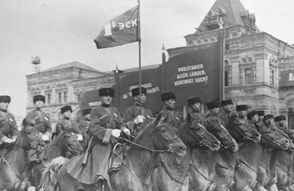Казаки на параде на Красной площади